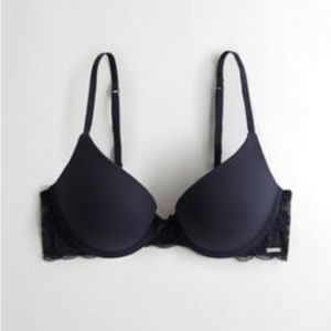 Gilly Hicks Black Lace-Trim T-Shirt Bra